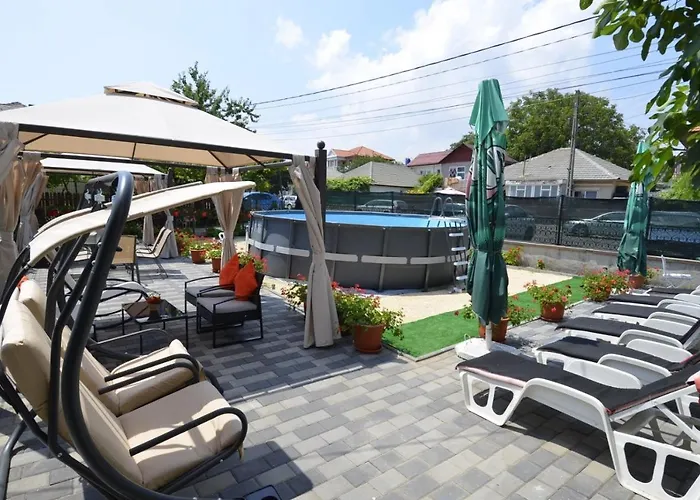 בית הארחה Pensiunea Adriana 3*