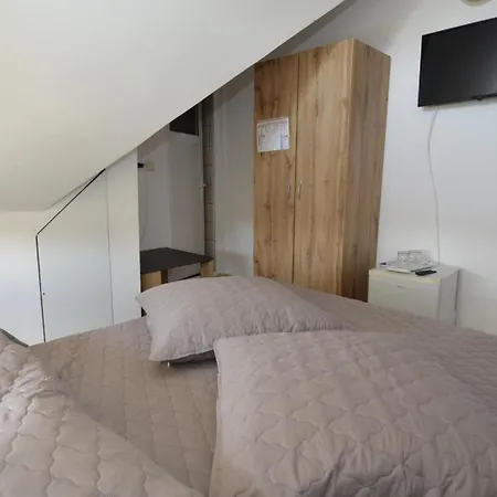 Pensiunea Adriana 4* Costinesti